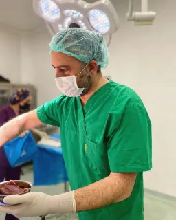 Op. Dr. Doğan Fakıoğlu profilinde yer alan galeri fotoğrafı.
