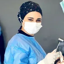 Dt. Şerife Önsesveren — Diş Hekimi, Konya. Portre fotoğrafı.
