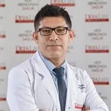 Op. Dr. Oktay Tosun — Genel Cerrahi, Gaziantep. Portre fotoğrafı.