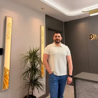 Uzm. Dt. Selami Hanlı profilinde yer alan galeri fotoğrafı.
