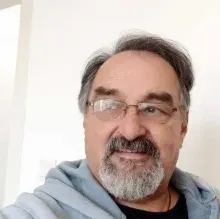 Dr. Levent Burak Yıldız — Ozon Terapi, İstanbul. Portre fotoğrafı.