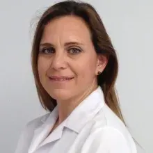 Uzm. Dt. Elif Ertaş — İzmir. Portre fotoğrafı.