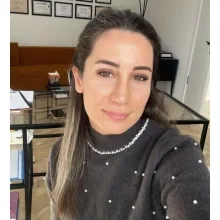 Psk. Büşra Reyhan Tekeli — Psikoloji, Çorum. Portre fotoğrafı.