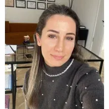 Psk. Büşra Reyhan Tekeli — Psikoloji, Çorum. Portre fotoğrafı.