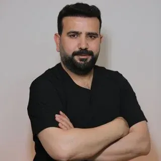 Uzm. Dr. Mehmet Zeki Çakan — Van. Portre fotoğrafı.
