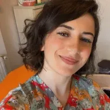 Dkt. Neslihan Gül — Dil ve Konuşma Terapisi, Mersin. Portre fotoğrafı.