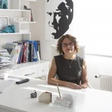 Uzm. Dr. Nurşen Durukan — Dermatoloji, Aydın. Portre fotoğrafı.