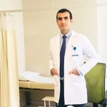 Uzm. Dr. Bestami Yalvaç — Fiziksel Tıp Ve Rehabilitasyon, İstanbul. Portre fotoğrafı.
