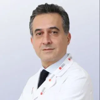 Uzm. Dr. Rıza Caferzade — Nöroloji, Üsküdar, İstanbul. Portre fotoğrafı.