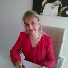 Psk. Meryem Erdem — Psikoloji, İzmir. Portre fotoğrafı.