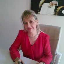 Psk. Meryem Erdem — Psikoloji, İzmir. Portre fotoğrafı.