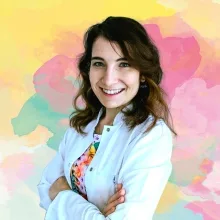 Fzt. Elif Demirci — Fizyoterapi Ve Rehabilitasyon. Portre fotoğrafı.