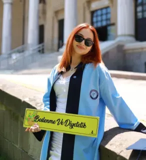 Dyt. Cansu Dağlıoğlu profilinde yer alan galeri fotoğrafı.