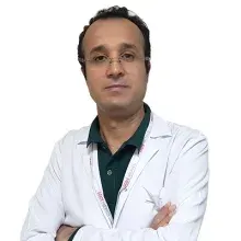 Uzm. Dr. Gürsel Şahin — Radyoloji, Adıyaman. Portre fotoğrafı.
