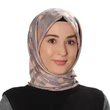 Kl. Psk. Dilara Özdemir — Psikoloji, İstanbul. Portre fotoğrafı.