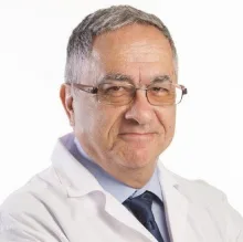 Op. Dr. Tekin Münür Ormancıoğlu — Göz Hastalıkları, Kadıköy, İstanbul. Portre fotoğrafı.