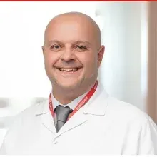 Op. Dr. Şevki Gök — Beyin Ve Sinir Cerrahisi, Ataşehir, İstanbul. Portre fotoğrafı.