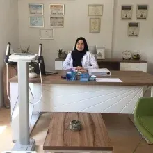 Dyt. Nurçin Öğünç — Diyetisyen, Bursa. Portre fotoğrafı.