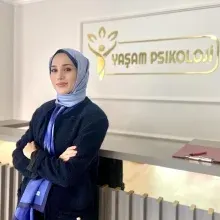 Kl. Psk. Betül Elveren — Psikoloji, Kocaeli. Portre fotoğrafı.