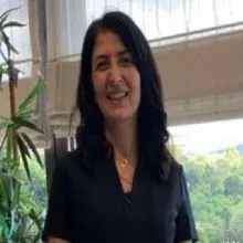 Uzm. Dr. Feyza Çelik — Psikiyatri, İnegöl, Bursa. Portre fotoğrafı.