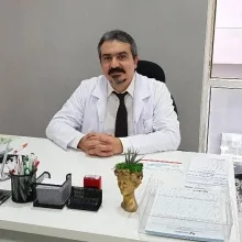 Doç. Dr. İldem Deveci — Kulak Burun Boğaz, Ataşehir, İstanbul. Portre fotoğrafı.