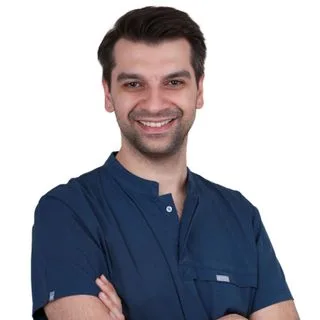Dt. Ufuk Sancılı — Diş Hekimi, İstanbul. Portre fotoğrafı.