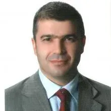 Dr. Zafer Gökdemir — Sertifikalı Medikal Estetik, Adana. Portre fotoğrafı.