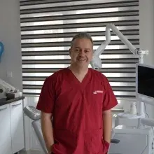 Dr. Dt. Ümit Burak Karagöz — Çanakkale. Portre fotoğrafı.
