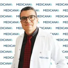 Prof. Dr. Ertuğrul Uzar — Nöroloji, Nilüfer, Bursa. Portre fotoğrafı.