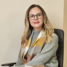 Psk. Meltem Aydın — Psikoloji, Adana. Portre fotoğrafı.