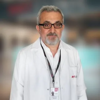 Op. Dr. Mustafa Okumuş — Çocuk Cerrahisi, Küçükçekmece, İstanbul. Portre fotoğrafı.