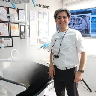 Dt. İsmail Hakkı Özdemir profilinde yer alan galeri fotoğrafı.