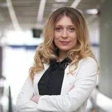 Dyt. Betül Ekici Erdemir — Diyetisyen, Menemen, İzmir. Portre fotoğrafı.