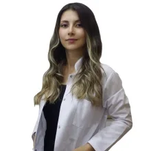 Dyt. Elif Dağdeviren — Diyetisyen. Portre fotoğrafı.