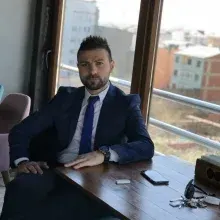 Psk. Dan. Serkan Tuğrul Günay — Psikolojik danışma ve rehberlik. Portre fotoğrafı.