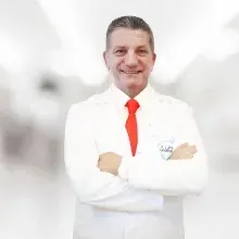 Op. Dr. Oğuz Fidan — Göz Hastalıkları, Pursaklar, Ankara. Portre fotoğrafı.