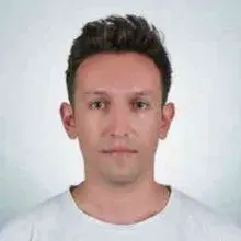 Uzm. Dt. Seçkin Onur Akarken — Muğla. Portre fotoğrafı.