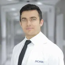 Op. Dr. Kerem Yılmaz — Plastik Rekonstrüktif Ve Estetik Cerrahi, Canik, Samsun. Portre fotoğrafı.