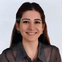 Uzm. Psk. Dan. Senanur Ebil — Psikolojik Danışma ve Rehberlik, İstanbul. Portre fotoğrafı.