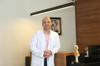Prof. Dr. Ümit Korucuoğlu profilinde yer alan galeri fotoğrafı.