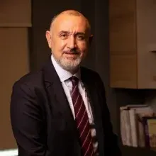 Prof. Dr. Ufuk Nalbantoğlu — İstanbul. Portre fotoğrafı.