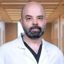 Prof. Dr. Arif Ulubil — Kulak Burun Boğaz, İstanbul. Portre fotoğrafı.