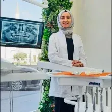 Dt. Esra Evirgen Demiryürek — Diş Hekimi, İstanbul. Portre fotoğrafı.