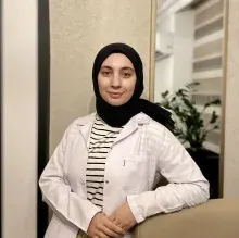 Fzt. Zeynep Özten — Fizyoterapi Ve Rehabilitasyon, Antalya. Portre fotoğrafı.