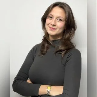 Dkt. Zekiye Selin Erol — Dil ve Konuşma Terapisi, Uşak. Portre fotoğrafı.