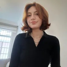 Psk. Ayşenur Yıldırım — Psikoloji, Ankara. Portre fotoğrafı.