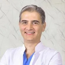 Doç. Dr. Nuri Tasalı — Radyoloji, Maltepe, İstanbul. Portre fotoğrafı.