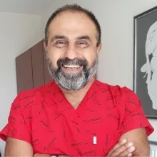Op. Dr. Özgür Leylek — İstanbul. Portre fotoğrafı.