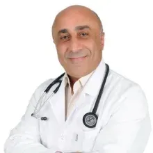 Uzm. Dr. Halit Abdullah — İç Hastalıkları, Antalya. Portre fotoğrafı.