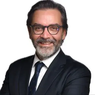Op. Dr. Onur Çukurluoğlu — Plastik Rekonstrüktif Ve Estetik Cerrahi, İstanbul. Portre fotoğrafı.